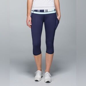 Lululemon Run A Marathon Crop II in Cadet Blue Size 6 Activewear Yoga